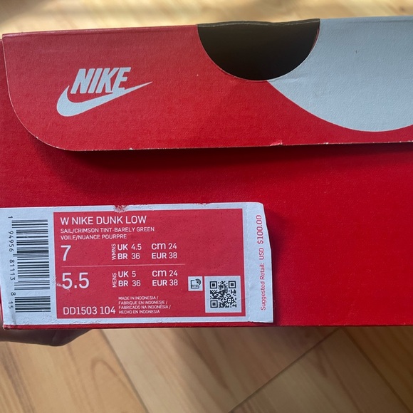 Nike Dunks - Picture 7 of 7